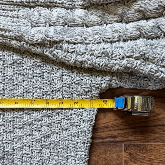 Altar’d State Women’s Gray Chunky Cable Knit Long Sleeve Sweater Size Medium - Picture 7 of 9